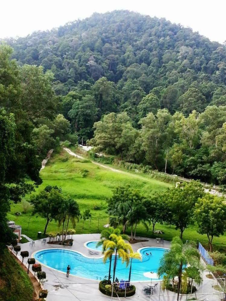 Lumut Valley Resort Condominium Exteriör bild